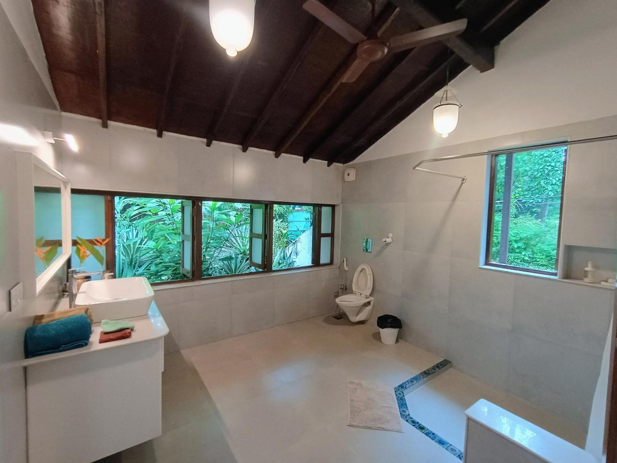 Banyan House - Luxurious 4 Bedroom Villa On One Acre, Near The Beach Nagaon  Εξωτερικό φωτογραφία