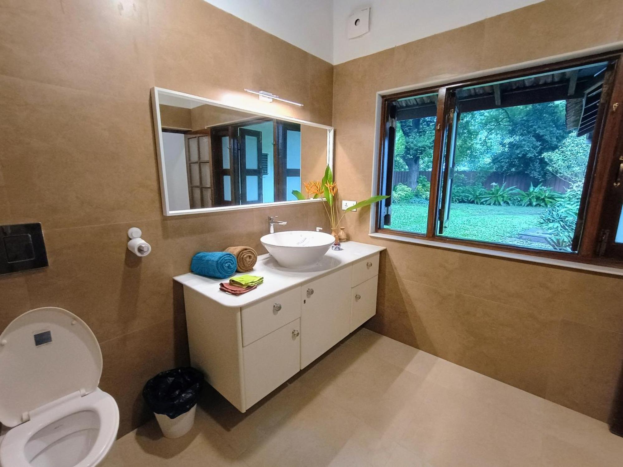 Banyan House - Luxurious 4 Bedroom Villa On One Acre, Near The Beach Nagaon  Εξωτερικό φωτογραφία